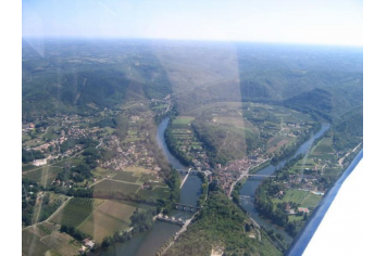 Vue aérienne de Luzech Commune de Luzech